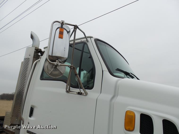 image for item AV9759 2005 Sterling A9500 semi truck