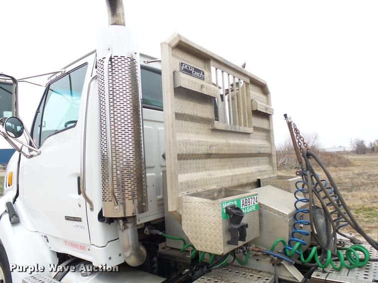 image for item AV9759 2005 Sterling A9500 semi truck