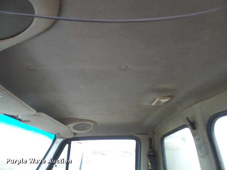 image for item AV9759 2005 Sterling A9500 semi truck