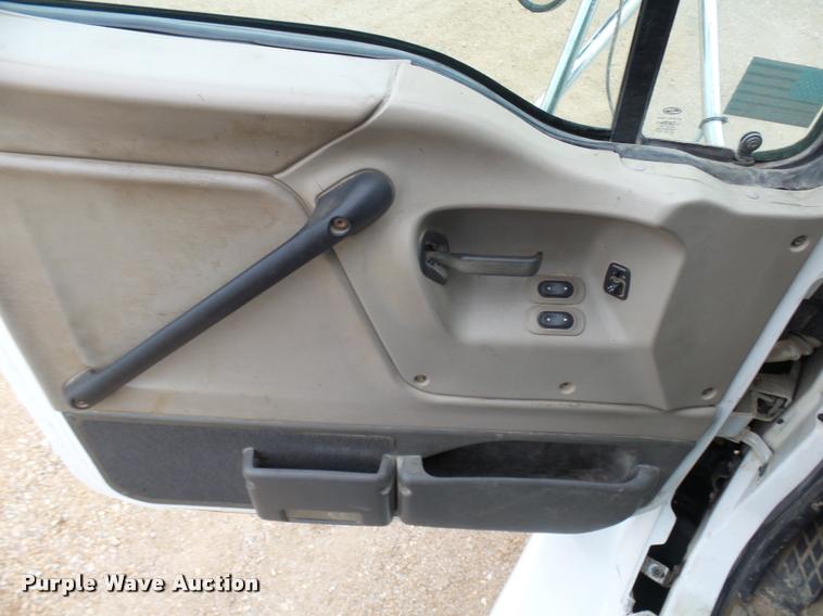 image for item AV9759 2005 Sterling A9500 semi truck