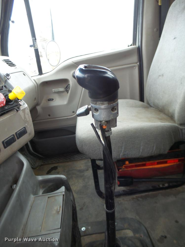 image for item AV9759 2005 Sterling A9500 semi truck