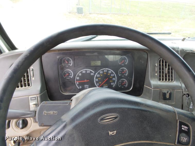 image for item AV9759 2005 Sterling A9500 semi truck