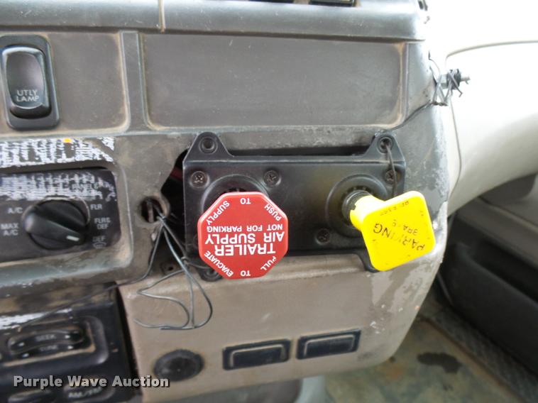 image for item AV9759 2005 Sterling A9500 semi truck