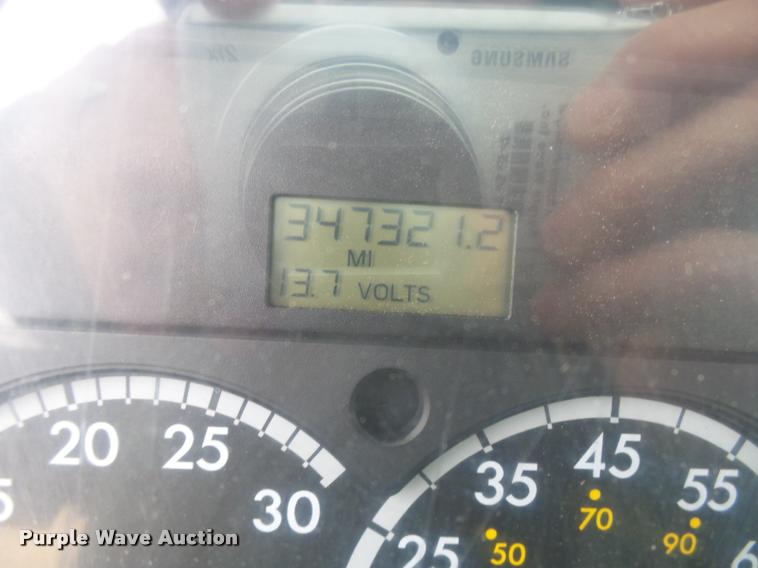 image for item AV9759 2005 Sterling A9500 semi truck