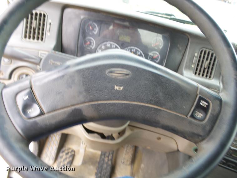 image for item AV9759 2005 Sterling A9500 semi truck