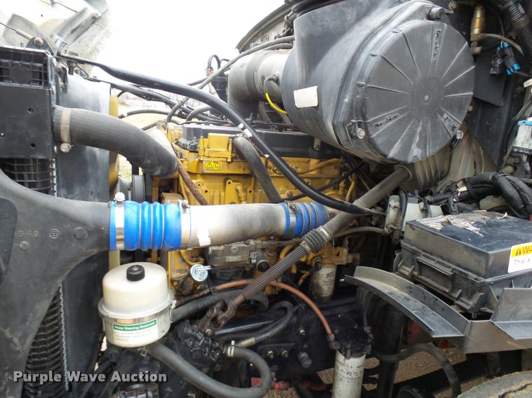 image for item AV9759 2005 Sterling A9500 semi truck