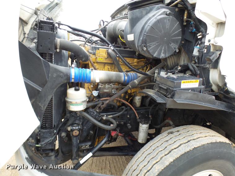 image for item AV9759 2005 Sterling A9500 semi truck