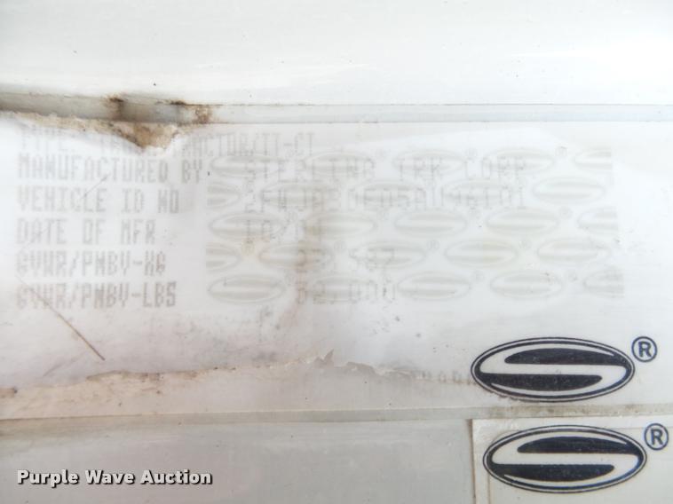 image for item AV9759 2005 Sterling A9500 semi truck