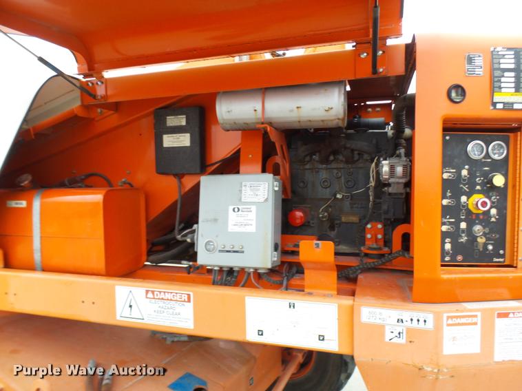 image for item AV9761 2006 Snorkel TB60 boom lift