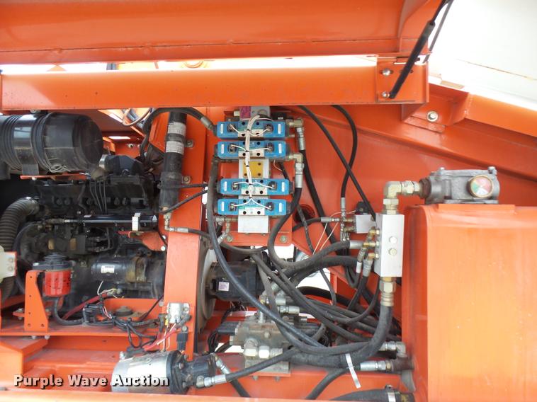 image for item AV9761 2006 Snorkel TB60 boom lift