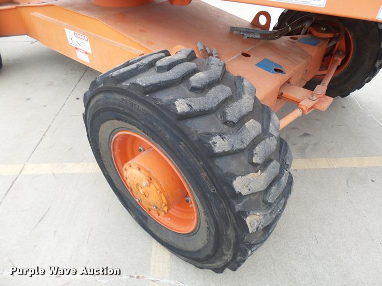 image for item AV9761 2006 Snorkel TB60 boom lift