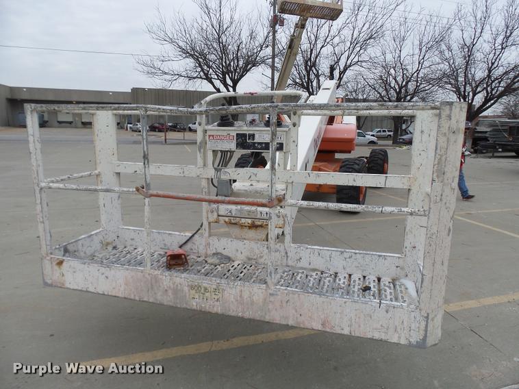 image for item AV9761 2006 Snorkel TB60 boom lift