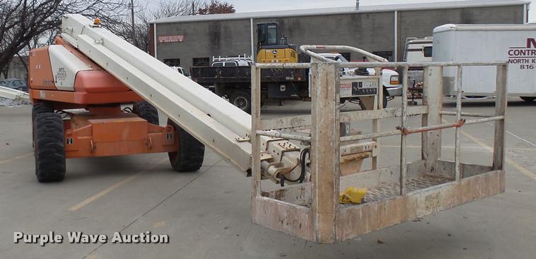 image for item AV9763 2006 Snorkel TB60 boom lift