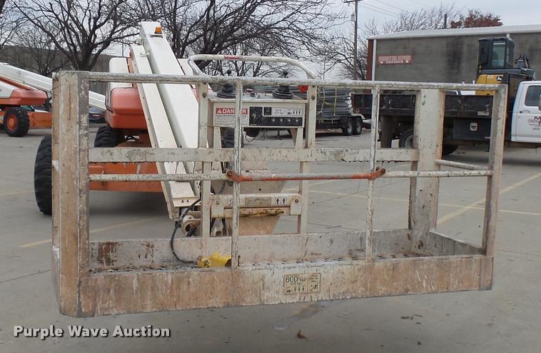 image for item AV9763 2006 Snorkel TB60 boom lift