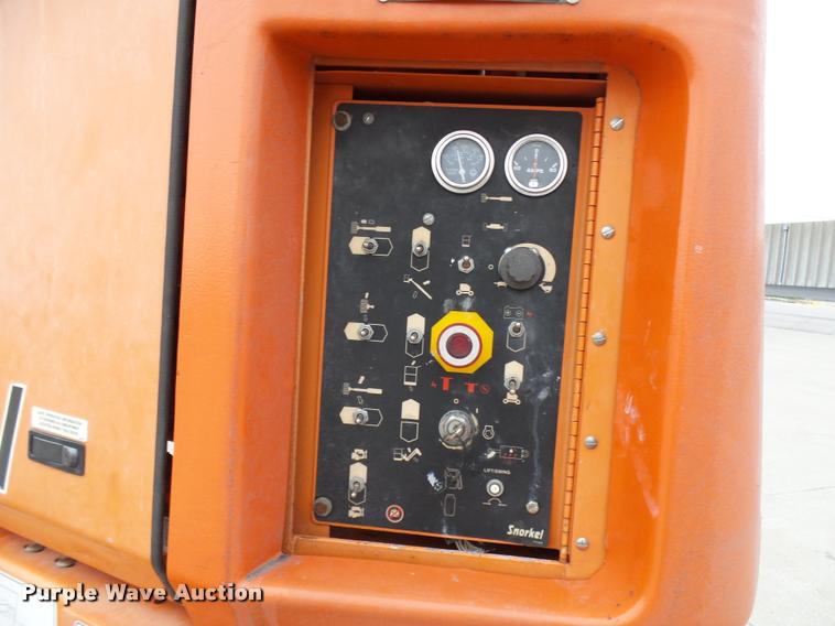 image for item AV9763 2006 Snorkel TB60 boom lift