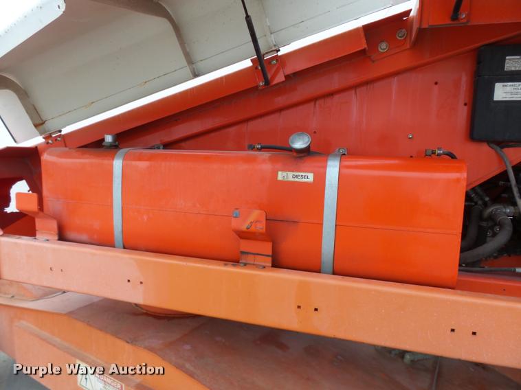 image for item AV9763 2006 Snorkel TB60 boom lift