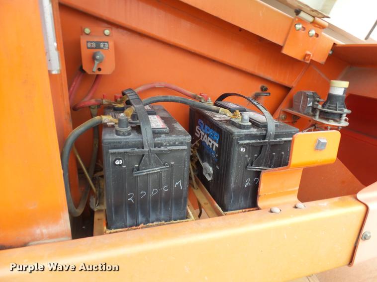 image for item AV9763 2006 Snorkel TB60 boom lift