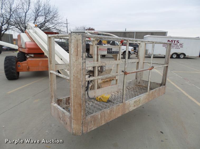image for item AV9763 2006 Snorkel TB60 boom lift