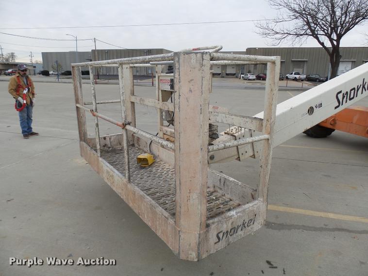 image for item AV9763 2006 Snorkel TB60 boom lift