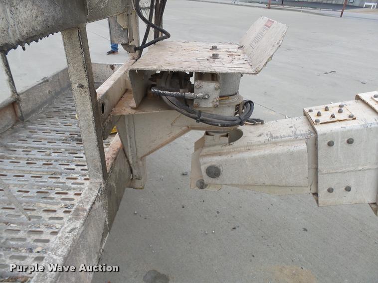 image for item AV9763 2006 Snorkel TB60 boom lift