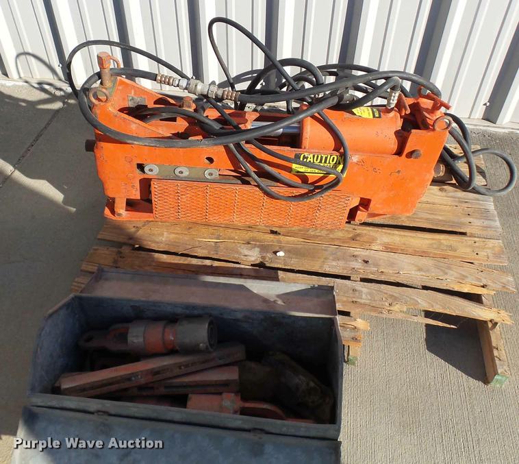 Elephant Industries E5M hydraulic pipe pusher in Pleasant Hill, MO