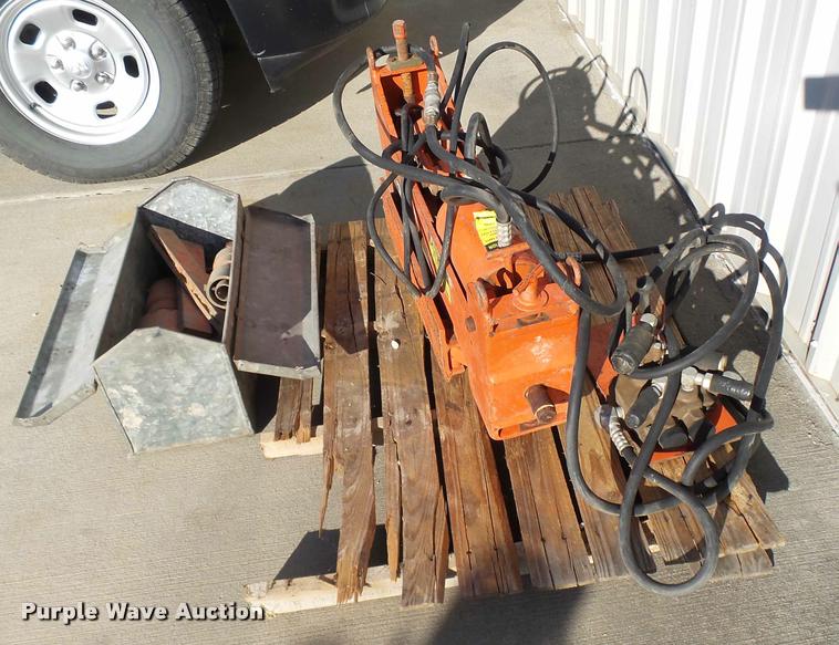 image for item AV9766 Elephant Industries E5M hydraulic pipe pusher