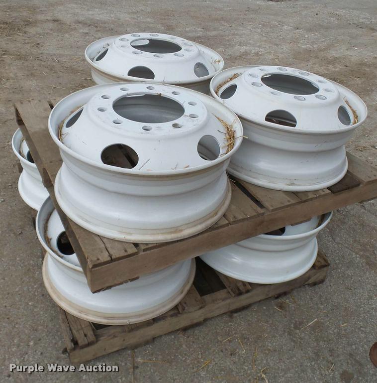 image for item AV9769 (7) 22.5 steel wheels
