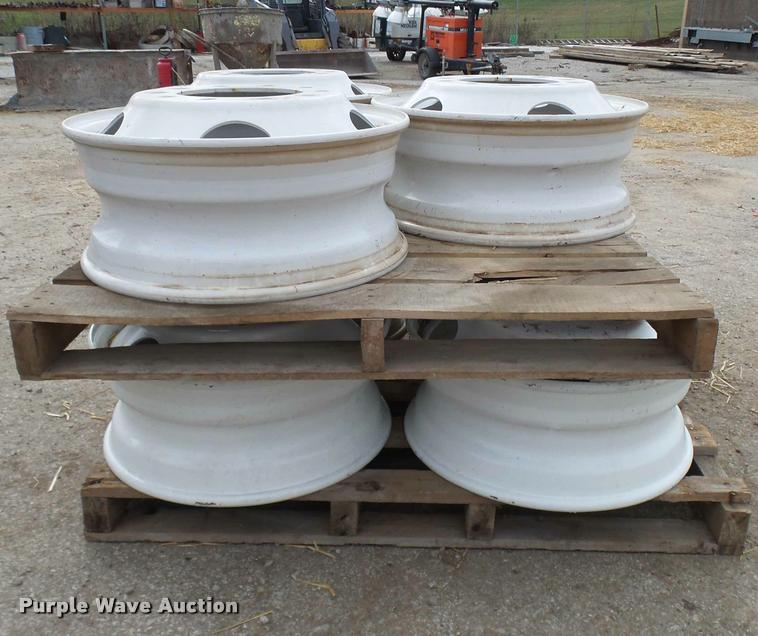 image for item AV9769 (7) 22.5 steel wheels