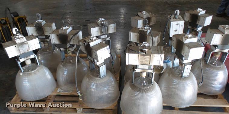 image for item AV9774 (15) high bay lights