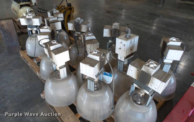 image for item AV9774 (15) high bay lights