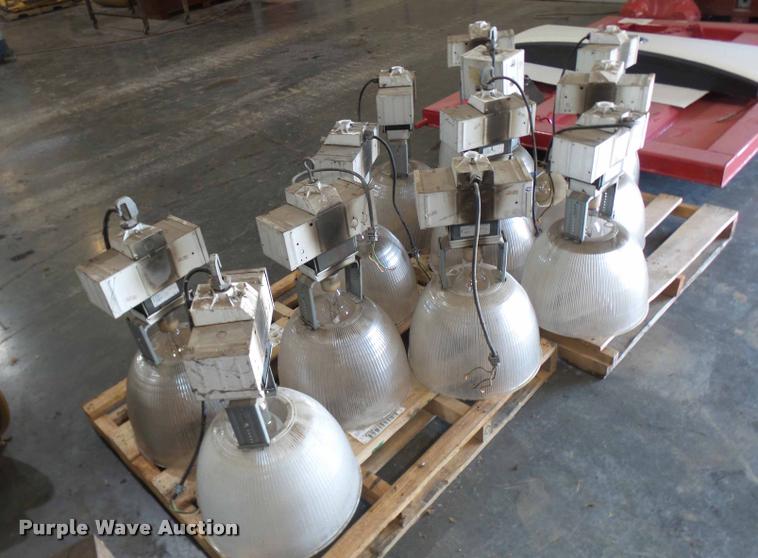 image for item AV9774 (15) high bay lights