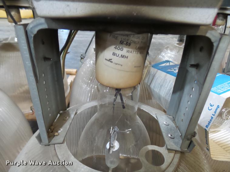 image for item AV9774 (15) high bay lights