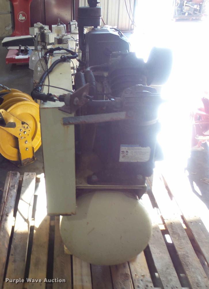 image for item AV9775 Ingersoll Rand 2475-125 air compressor
