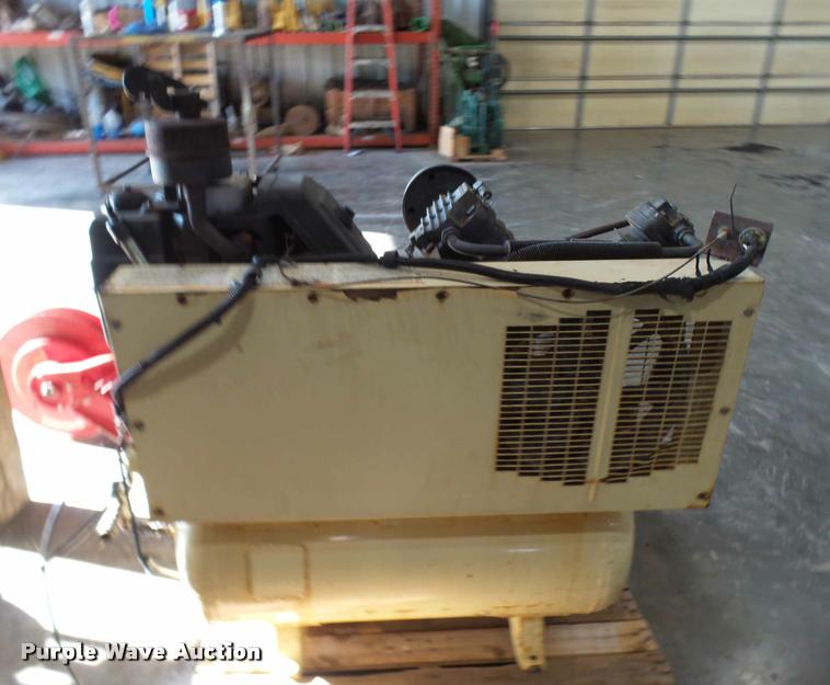 image for item AV9775 Ingersoll Rand 2475-125 air compressor