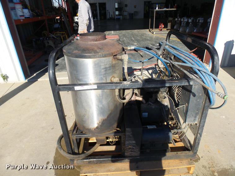 image for item AV9776 Aaladin pressure washer