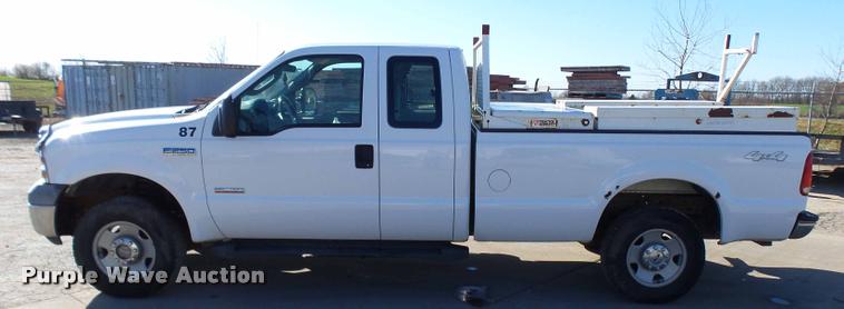 image for item AV9781 2006 Ford F250 Super Duty SuperCab pickup truck
