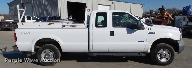 image for item AV9781 2006 Ford F250 Super Duty SuperCab pickup truck