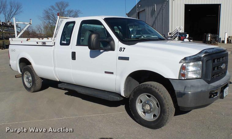 image for item AV9781 2006 Ford F250 Super Duty SuperCab pickup truck