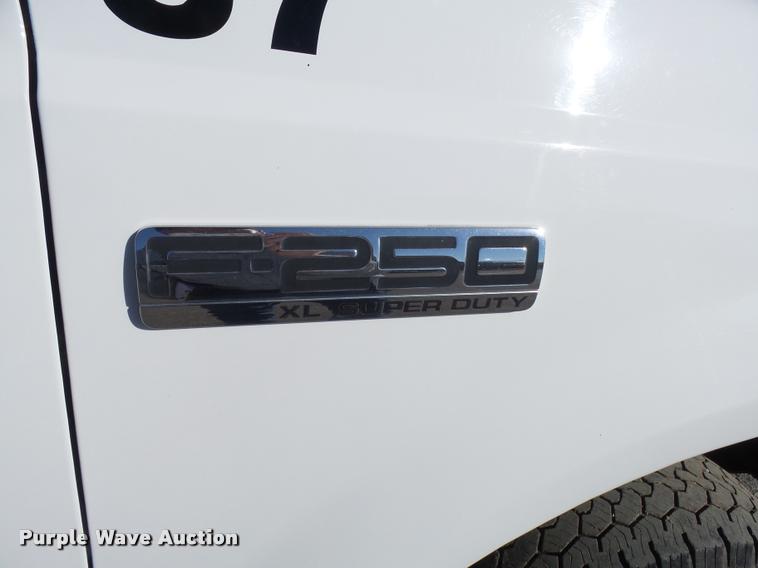 image for item AV9781 2006 Ford F250 Super Duty SuperCab pickup truck