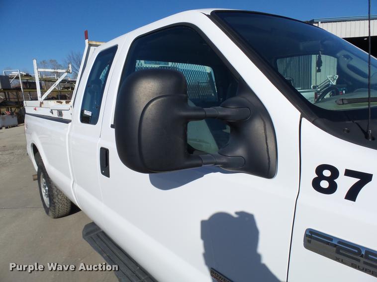 image for item AV9781 2006 Ford F250 Super Duty SuperCab pickup truck