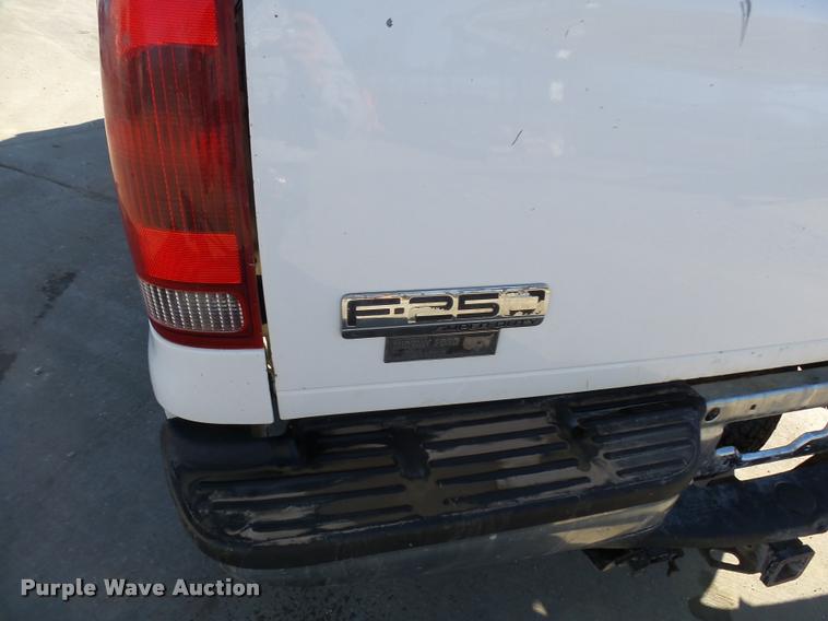image for item AV9781 2006 Ford F250 Super Duty SuperCab pickup truck