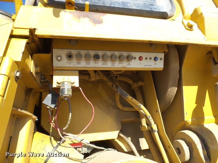 image for item AV9786 1991 Caterpillar 963 track loader