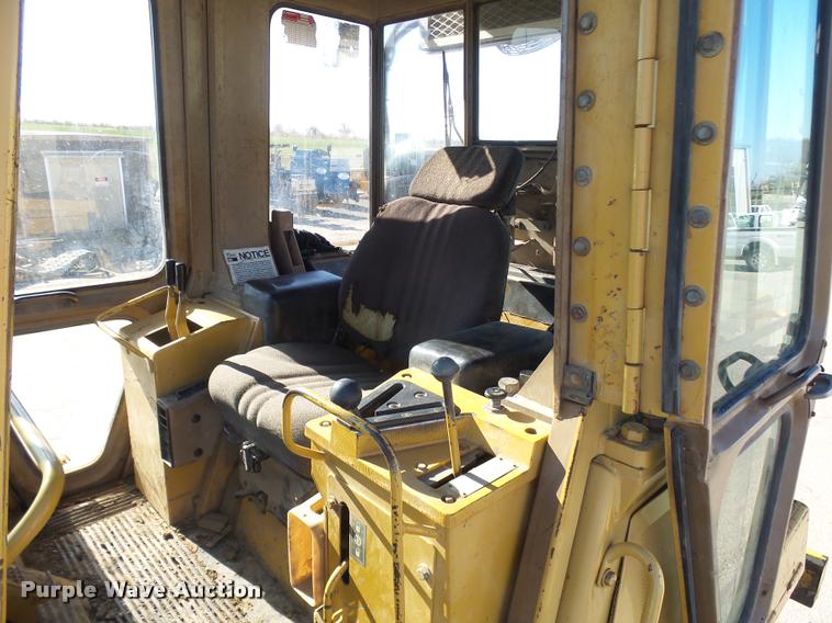 image for item AV9786 1991 Caterpillar 963 track loader