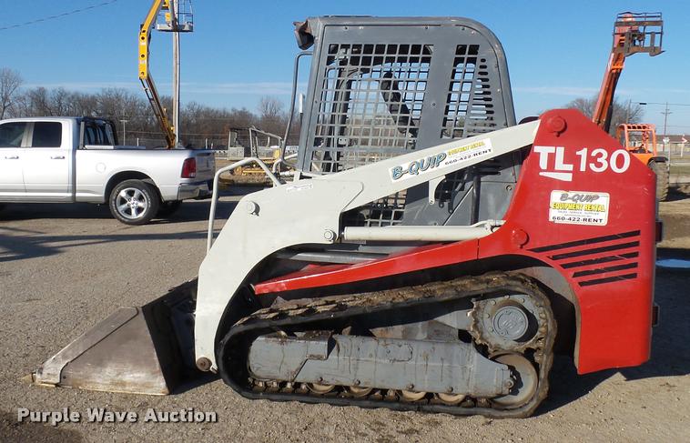 image for item AV9825 2005 Takeuchi TL130 skid steer