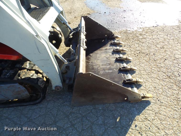 image for item AV9825 2005 Takeuchi TL130 skid steer