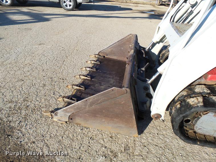 image for item AV9825 2005 Takeuchi TL130 skid steer