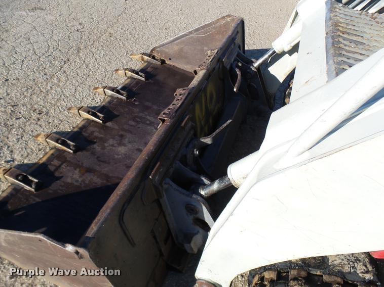 image for item AV9825 2005 Takeuchi TL130 skid steer