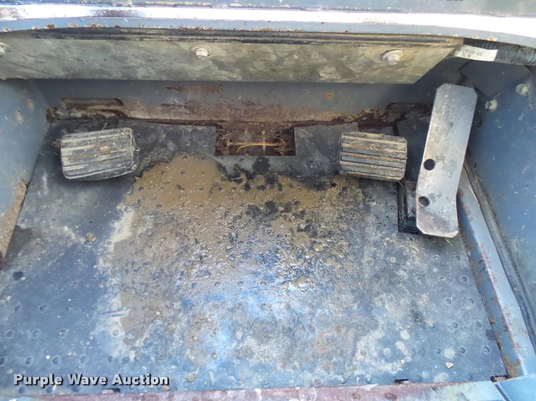 image for item AV9825 2005 Takeuchi TL130 skid steer