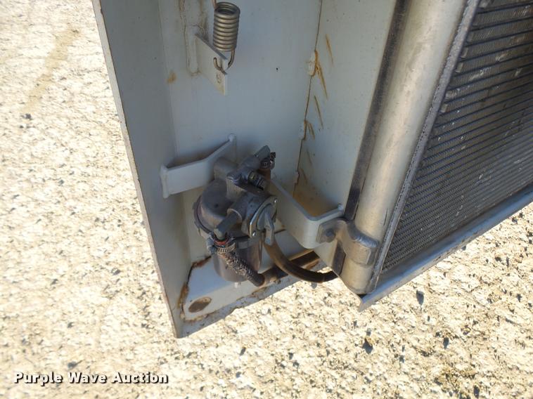 image for item AV9825 2005 Takeuchi TL130 skid steer