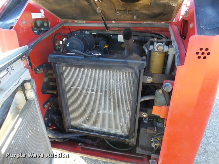 image for item AV9825 2005 Takeuchi TL130 skid steer